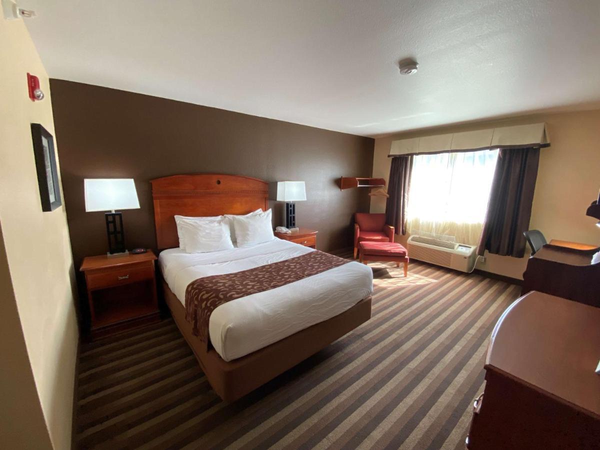 Best Western Manhattan Inn Zewnętrze zdjęcie
