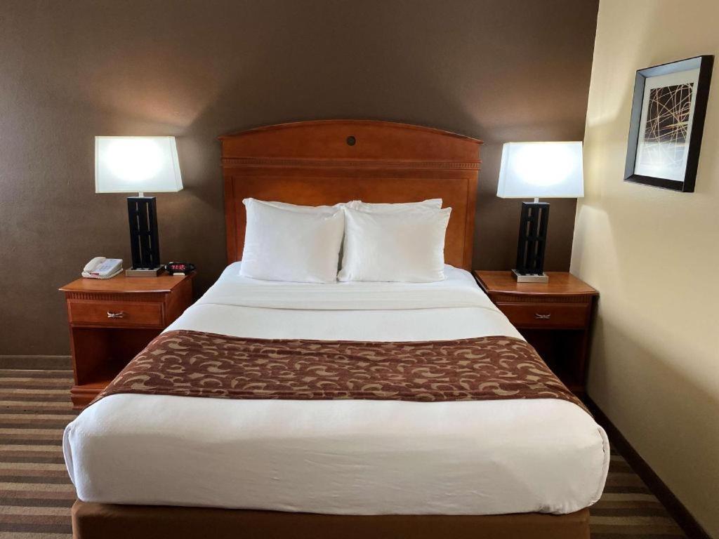 Best Western Manhattan Inn Zewnętrze zdjęcie