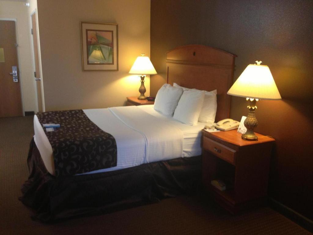 Best Western Manhattan Inn Zewnętrze zdjęcie