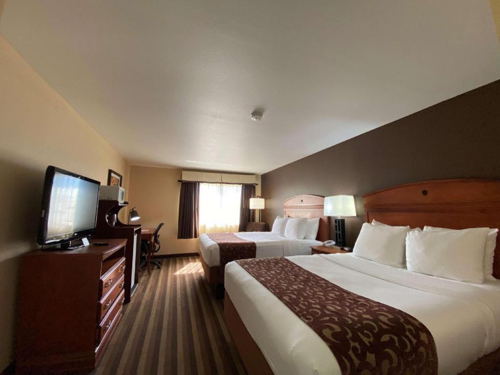 Best Western Manhattan Inn Zewnętrze zdjęcie