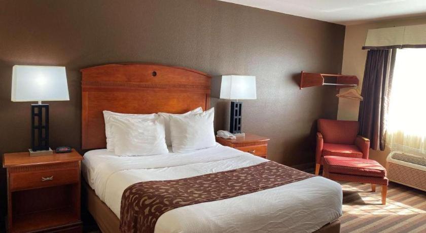 Best Western Manhattan Inn Zewnętrze zdjęcie